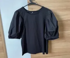 黒 パフスリーブ トップス 半袖