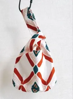希少‼️【ウズベキスタン】トライアングル型 シルク糸刺繍ハンドバッグ 