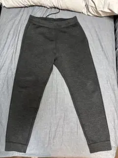ユニクロ　ダークグレー スェットパンツ