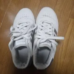 adidas■ スニーカー 23.5cm ホワイト