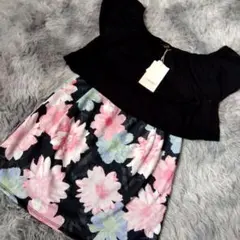 新品未使用タグ付！rienda オフショルダー 花柄ワンピース Sサイズ