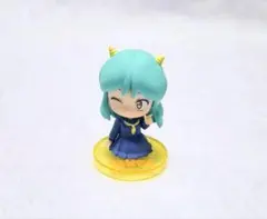 ガチャガチャ　うる星やつら　すわらせ ラム（制服バージョン）