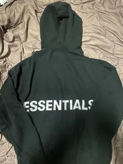 ESSENTIALS ブラック パーカー