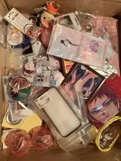 大量　アニメグッズ　缶バッジ　アクリルキーホルダー　アクリルスタンド　まとめ