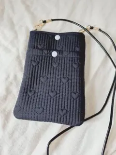 週末SALE ハンドメイド☆ポリエステルハート刺繍ヌビ スマホバッグ ブラック