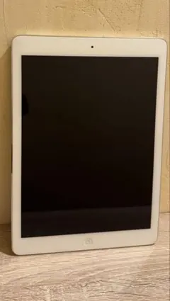 第1世代 iPad Air（Wi-Fi 16GB シルバー） MD788J/A