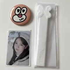 NiziU アヤカ　うちわグリップ　トレカ　クマ　缶バッジ