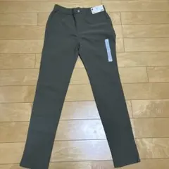 新品、未使用GU ウルトラストレッチレギンスパンツ L カーキ