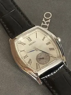 美品 動作良好 SEIKO SCJF001 トノー型 メンズ腕時計 クォーツのサムネイル