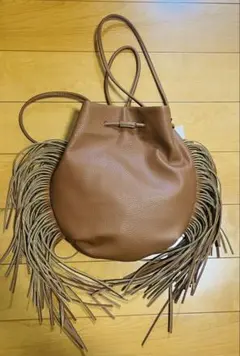 フリンジ付きブラウンショルダーバッグ