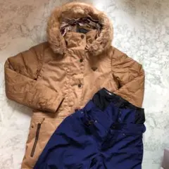 ベージュ ダウンジャケットとスノーボードパンツ セット　ROXY スキーウェア