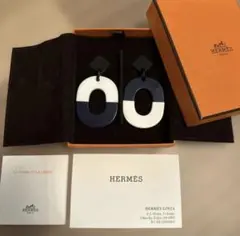 【正規品】HERMES イスム バイカラー　バッファローホーンピアス 白/紺のサムネイル