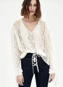 ZARA Vネックレーストップス