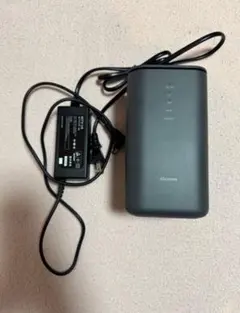 【極美品】ドコモ home 5G ルーター HR02　WiFi ワイファイ
