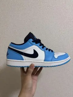 Nike Air Jordan 1 Low UNCのサムネイル