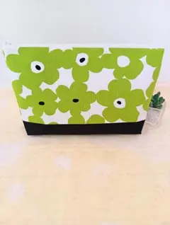 Item thumbnail for item 463f4f4a-a0e7-42af-916a-c5c2820d2422