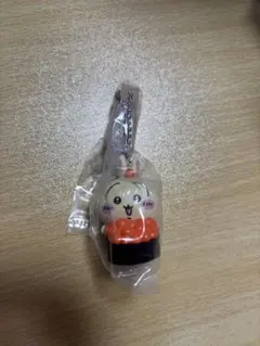 ちいかわ寿司 フィギュアキーホルダー うさぎ いくら　カプセルトイ