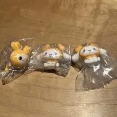 TWICE ジヒョ　サンリオ　シナモロール　ガシャポン　マスコットチャーム