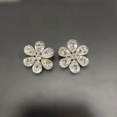 IMAC 花形クリスタルイヤリング 約2.5cm