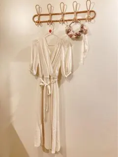 GU 白ワンピース