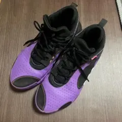 バスケットボールシューズ 紫
