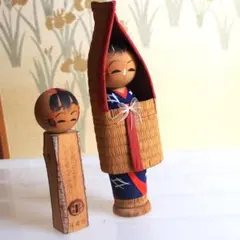 伝統的な木製こけし 笑顔の女性と哀愁を感じる雪国こけし人形
