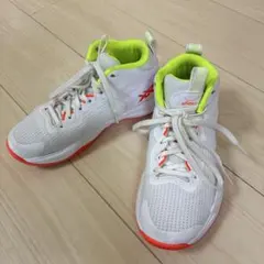 asics NOVA SURGE 3 GS 22.5 ジュニア　バッシュ