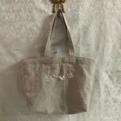 ハンドメイド　花柄刺繍リネントートバッグ大き目