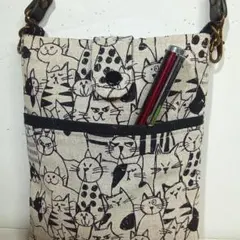 スマホポーチ　ハンドメイド　猫柄