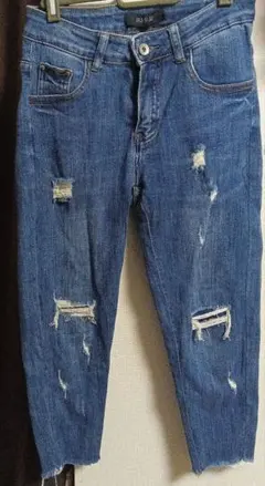 とあるダメージ加工のデニムパンツ　リメイクか？！のサムネイル