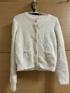 ホワイト フワフワ カーディガン