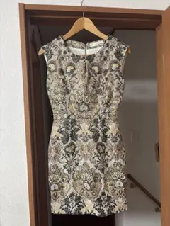 Lily Brown 花柄 ノースリーブ ひざ丈ワンピース