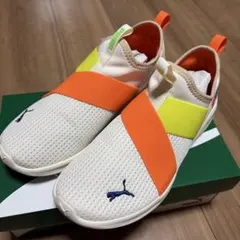 PUMA スリッポン スニーカー 24センチ　BASKETLITE
