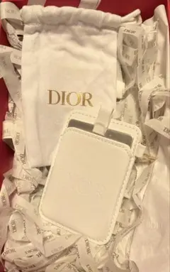 【新品未使用】DIOR スマホ用 カードホルダー ホワイトのサムネイル