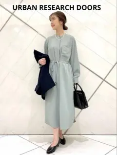 アーバンリサーチ ドアーズ ポケットギャザーワンピース　カーキ バンドカラー