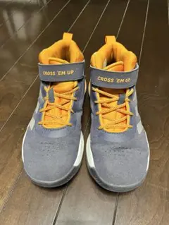 adidas バッシュ 22.5cm