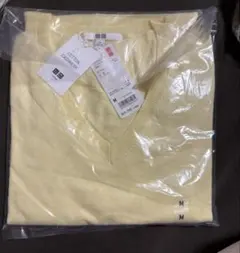 ユニクロ　新品・未使用　コットンカシミヤVネックセーター　M