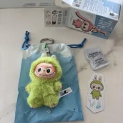 POP MART pin for love V