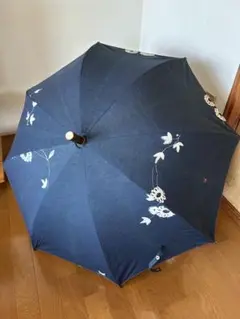 45R 花柄 ネイビー 日傘 雨傘　木製持ち手 入手困難品 45R 花柄 ネイビー 日傘 雨傘 木製持ち手 入手困難品 45R 花柄