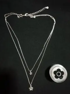 マリークワント　フラワーモチーフ ネックレス