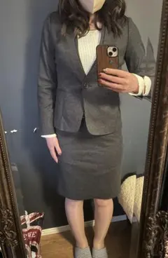 美品◆秋冬用！ノーカラー◆スカート上下スーツ◆ウール毛100%◆S◆ダークグレー