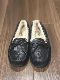 UGG Ozwear Connection モカシン ブラック ハート - メルカリ
