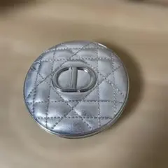 Dior フォーエバー　グロウ　ルミナイザー 05 ブルーストロボ