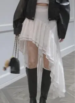 ホワイトレースアシンメトリックスカート