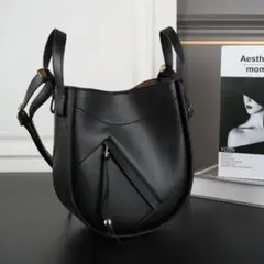 Loewe ブラックレザー風ショルダーバッグ