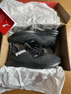 ブラック スニーカー