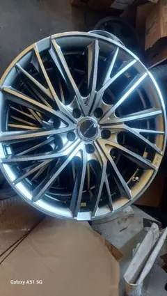 ヴァーテックワン19×8.5+38 5/114.3 4本キャリパー対応 ヴァーテックワン19×8.5+38 5/114.3 4本キャリパー対応 - メルカリ