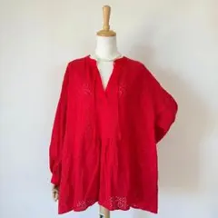 【極美品】IENA取扱い　レース刺繍スキッパーブラウス　simplicite 赤