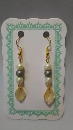 ハンドメイドピアスNo.72