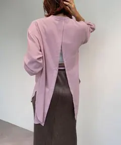 【最値下げ】バックスリットバンドカラーシャツ（新品）のサムネイル
